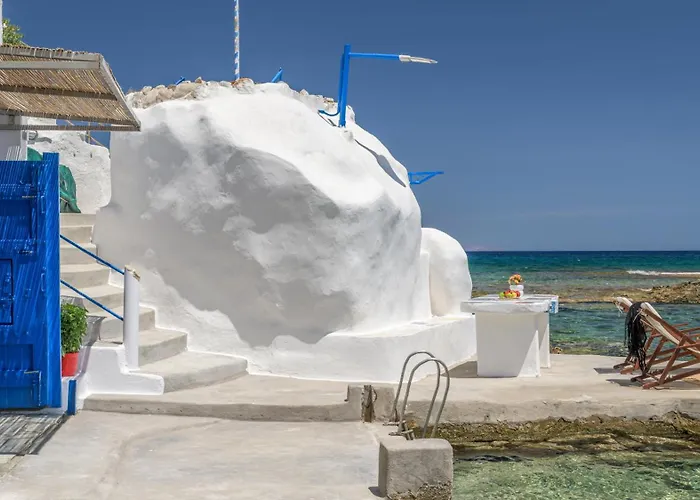 Esperanza Boathouses * Mandrakia