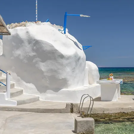 Esperanza Boathouses * Mandrakia