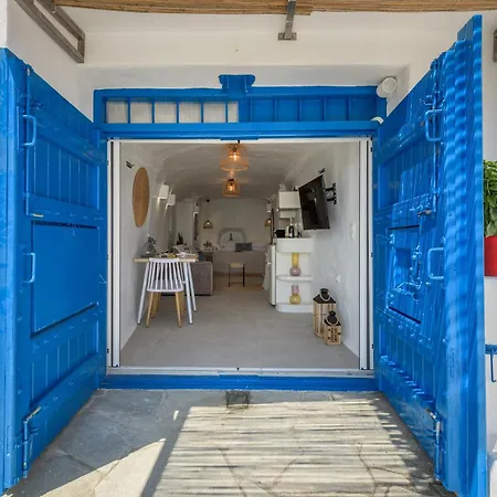 Esperanza Boathouses
