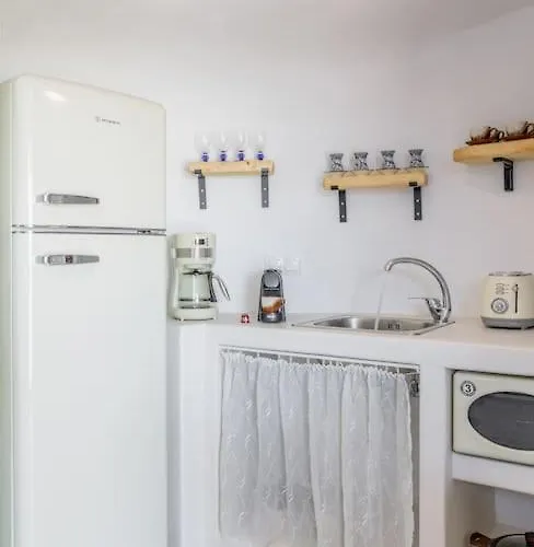 Esperanza Boathouses